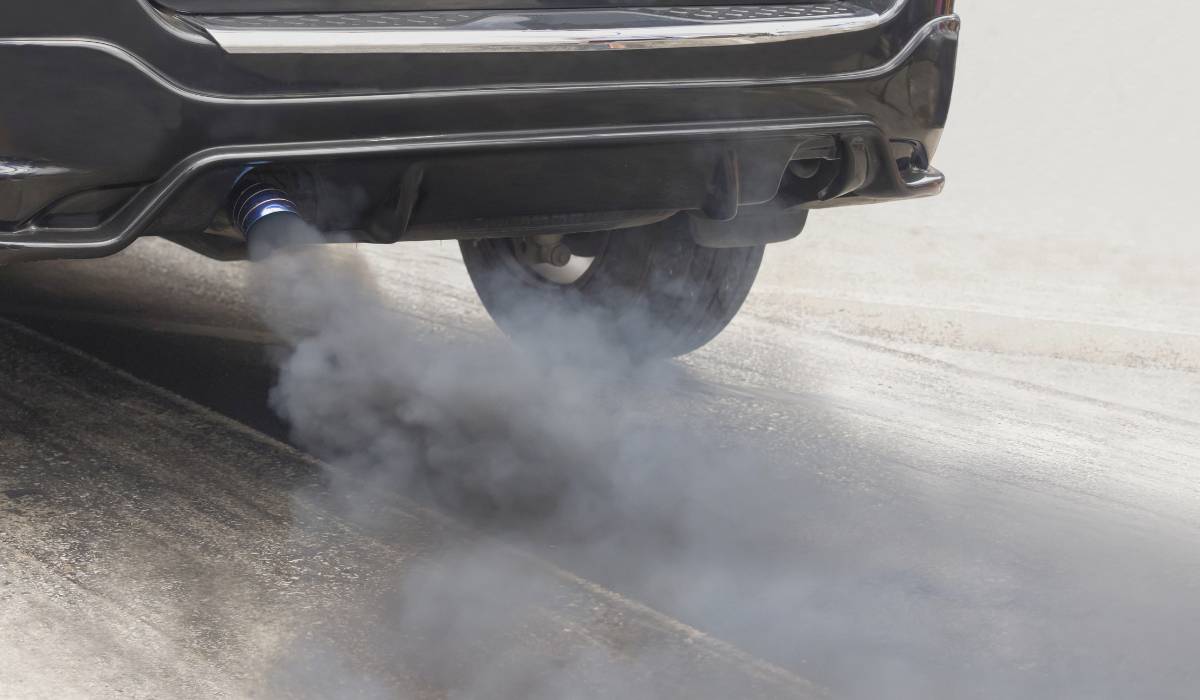 Guía Rentennials: 8 tips de conducción eficiente para reducir tu huella de carbono